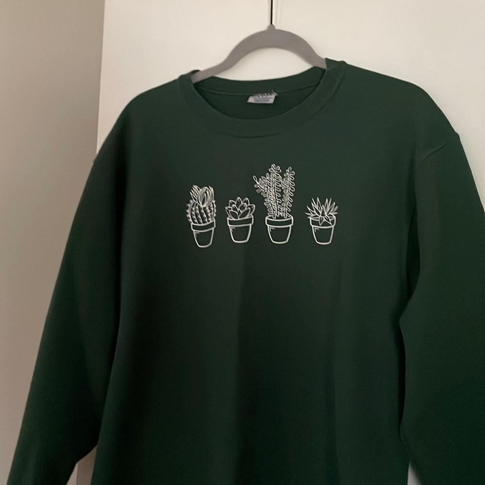 Vintage green succulent sweatshirt. SIZE M.